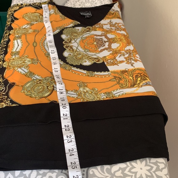 Coco Bianco Printed Top NWT - Picture 9 of 9